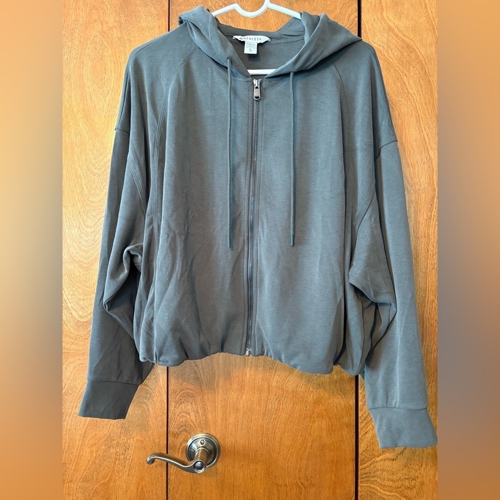 Athleta green zip up jacket / sweatshirt - women’s XL - bubble hem - crop